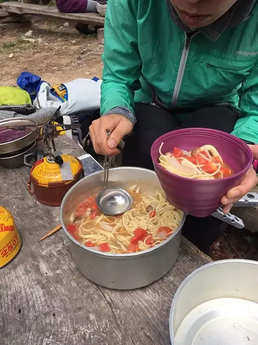 春6月 尾瀬-山ごはんトマトラーメン