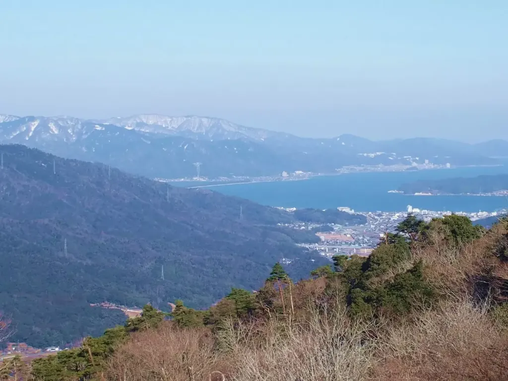 花いっぱい！早春の杉山を歩こう 4 月6日開催 花の百名山 大江山を歩く