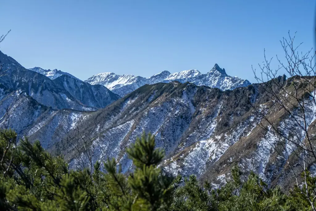 全国の山、初冠雪情報-2021/10/25