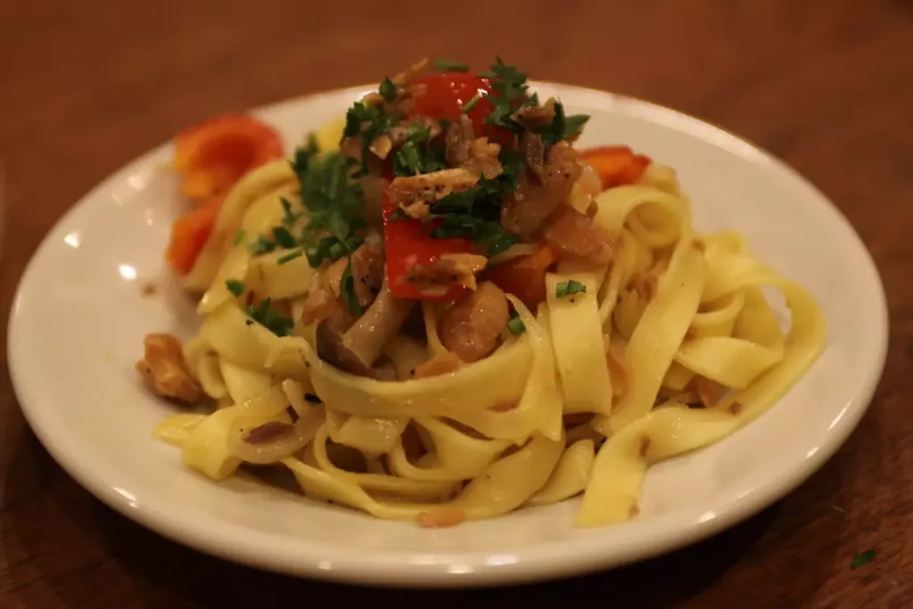 ワインに合う山ごはん『パタゴニア プロビジョンズ　ワイルド・ピンク・サーモンのパスタ』