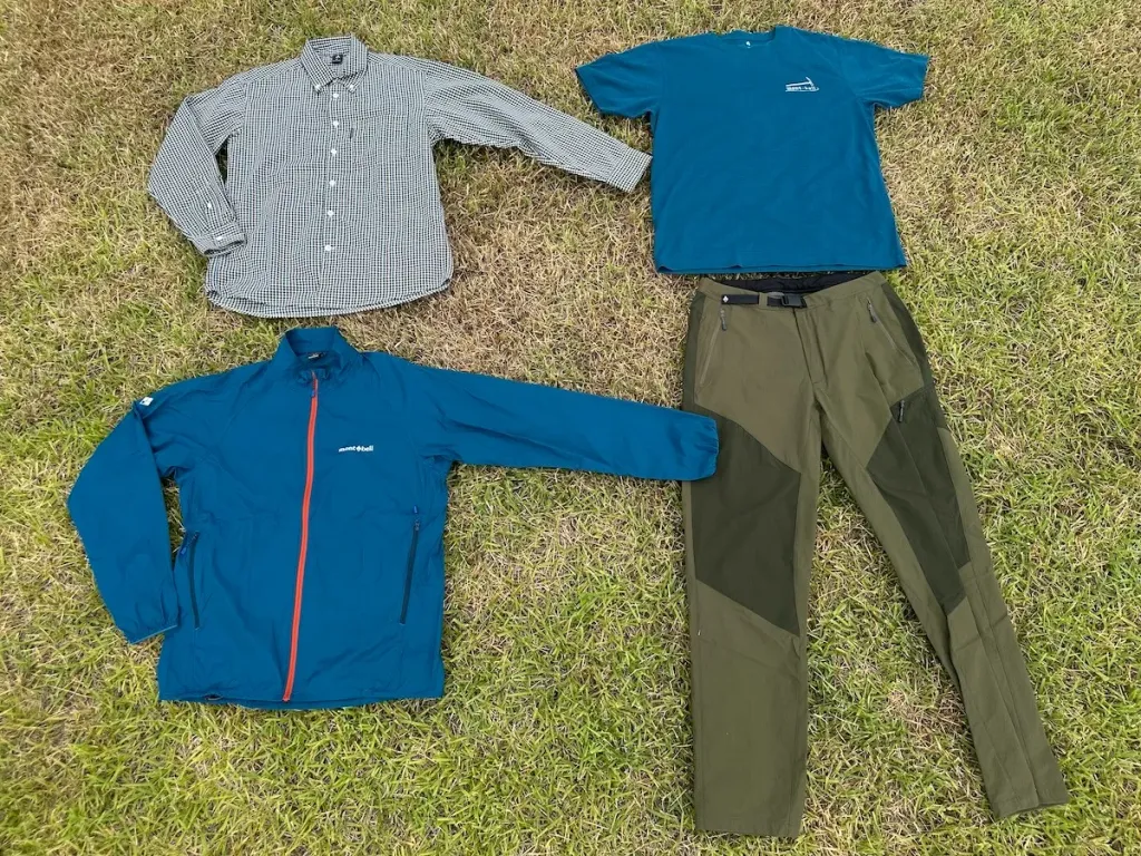 モンベルで揃える登山用行動着：低山や高原でのトレッキング編