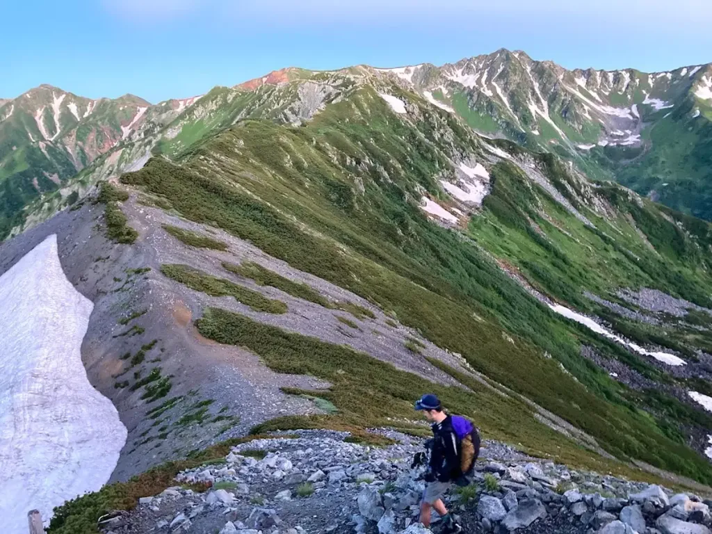 標高2000m以上の春～夏山登山の服装とレイヤリング