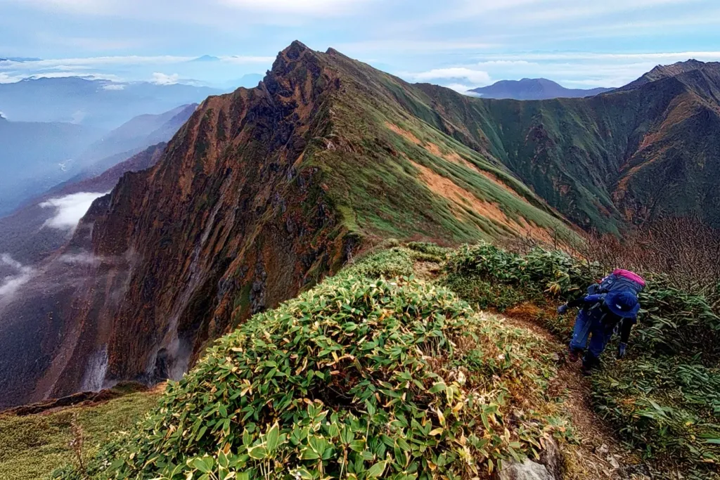谷川岳の真髄はトマ・オキの向こうに。馬蹄形ハーフ縦走【前編】