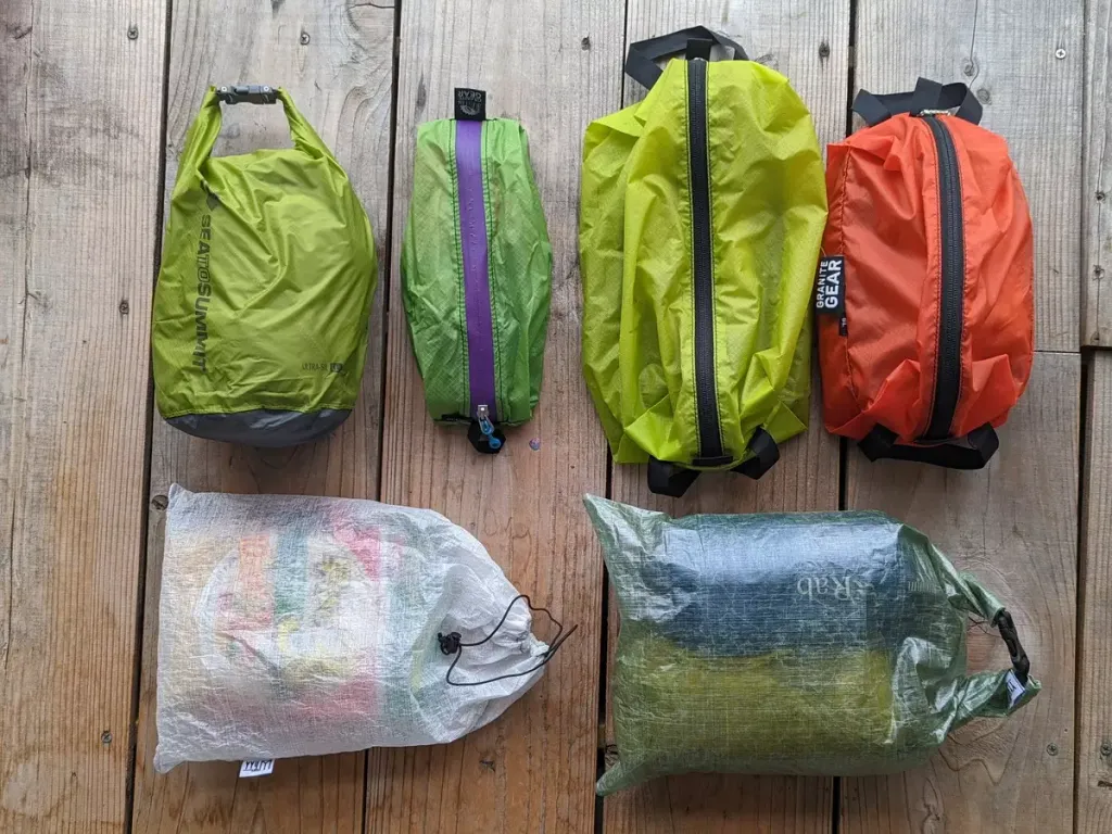 登山に使えるおすすめスタッフバッグ−種類と使い方