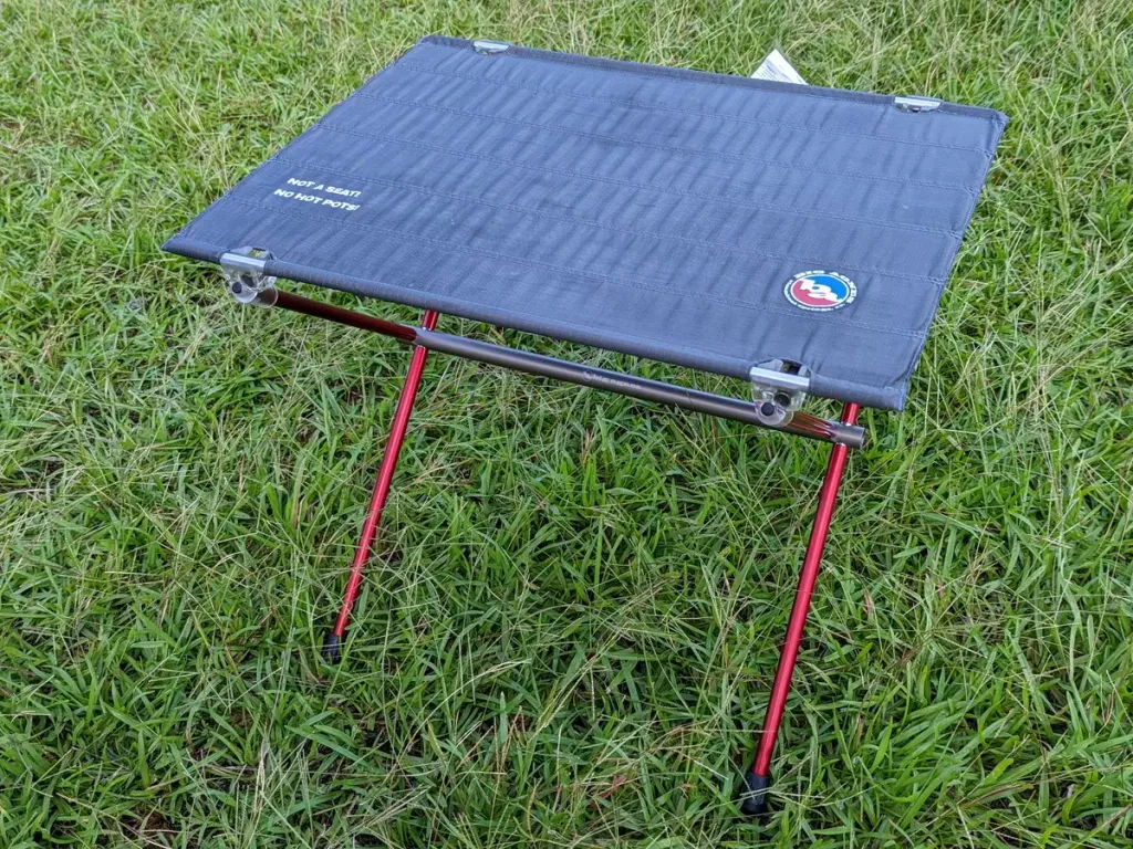 わずか1kgの安定性のあるテーブル−ビッグアグネス『ウッドチャックキャンプテーブル』