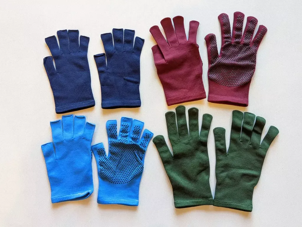 【レビュー】フィット感に優れた登山におすすめのインナーグローブ−マッキンレー