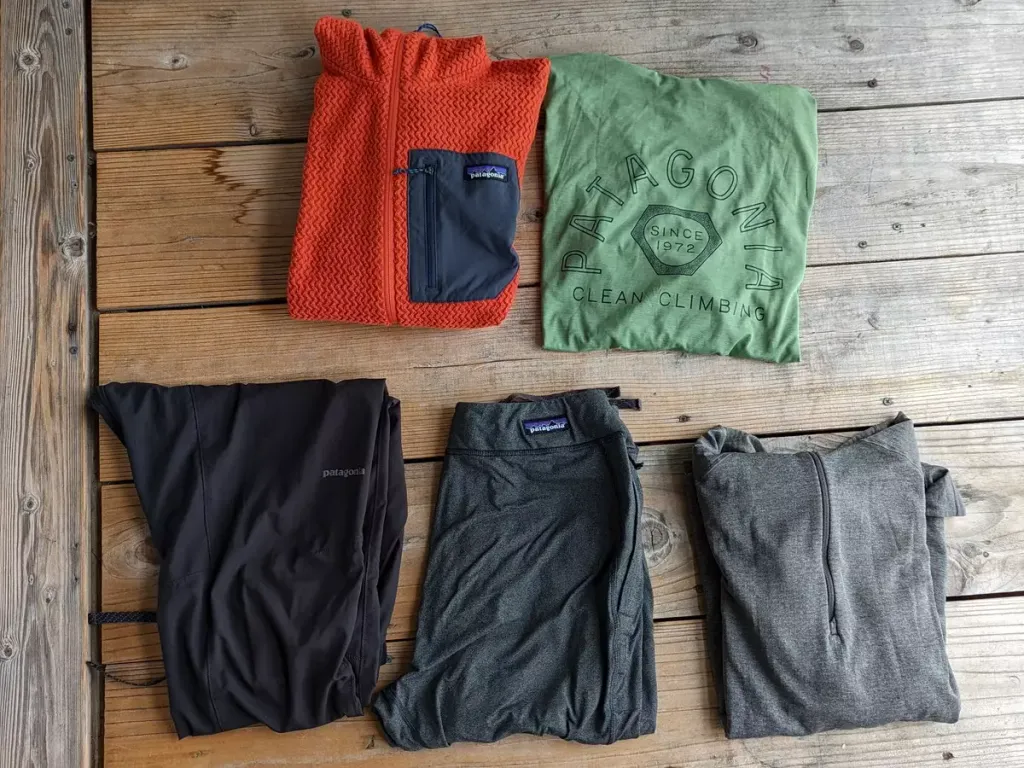 パタゴニアのウェアで考える登山行動着レイヤリング方法