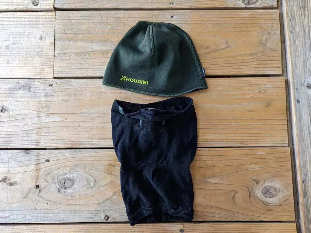 ニット帽＆マスクでバラクラバ化- 登山とスキーで汗をかかずに行動しやすいアイデア