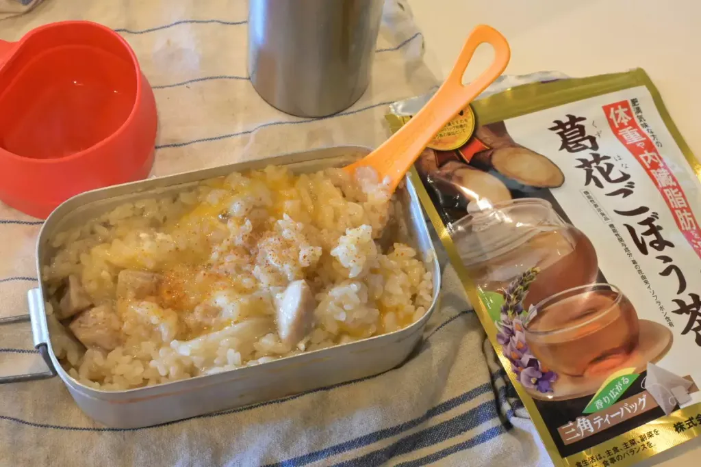 メスティンで作る炊き込みご飯-簡単親子丼