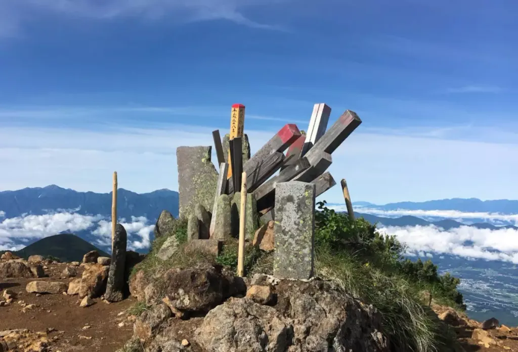 【日帰り・山小屋泊・テント泊登山】阿弥陀岳-難易度別ルート紹介・鎖場情報