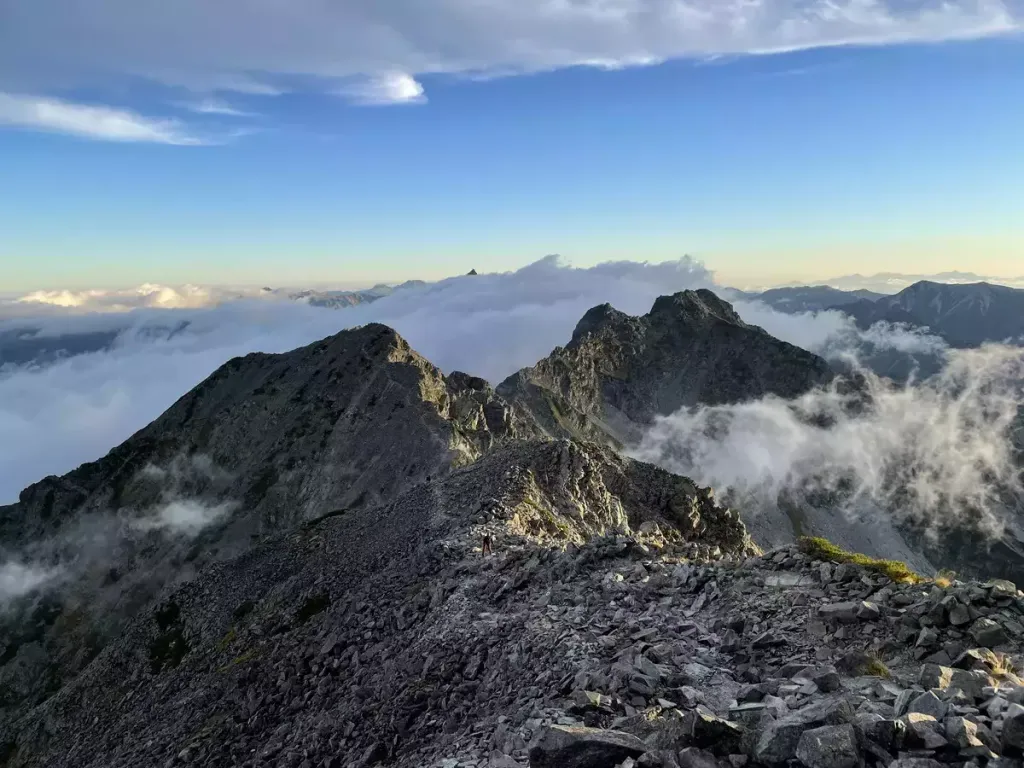 前穂高岳登山で北アルプスを一望　難易度ルート別に解説