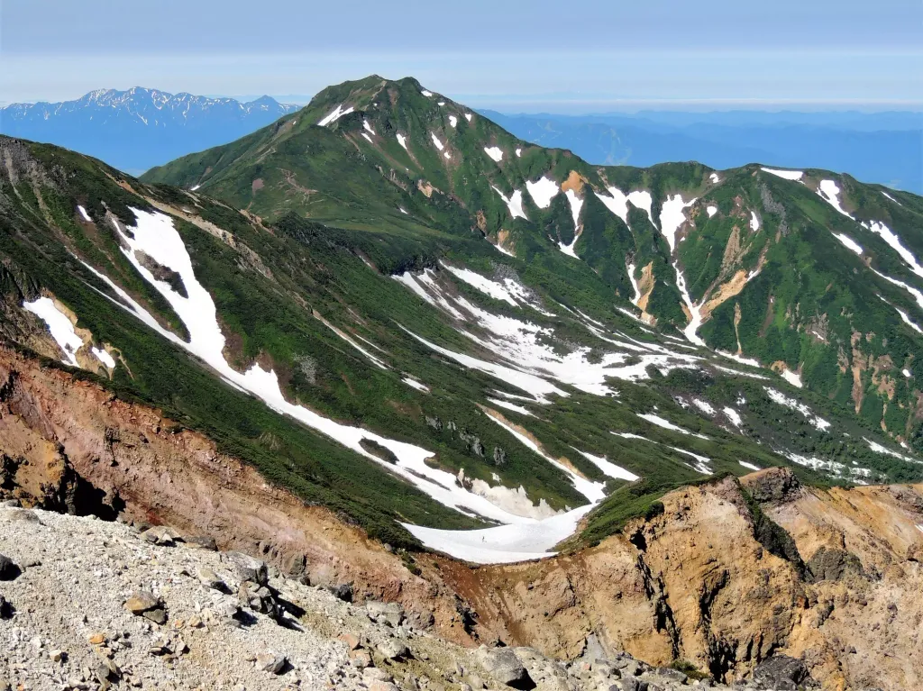 富良野岳の日帰り登山-初心者でも安心の難易度別ルートとおすすめの観光スポットも紹介！