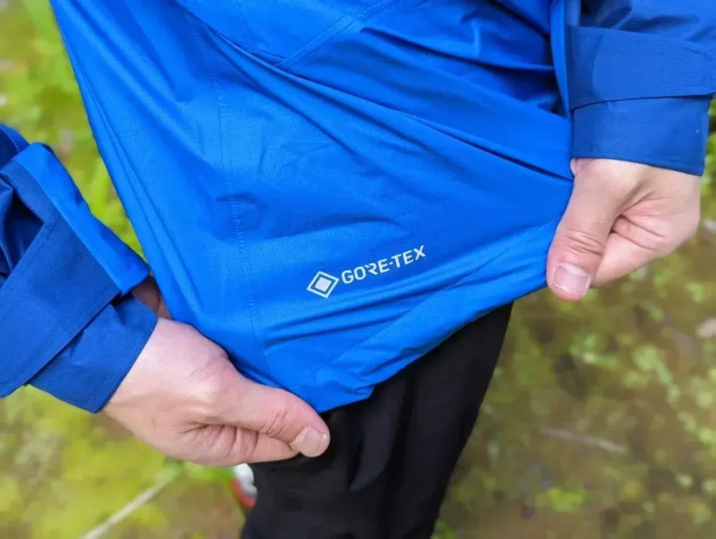 【2026年】ゴアテックスとは?登山レインウェアに選ばれる理由とおすすめモデル10選