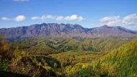 【鬼女紅葉伝説の舞台】厳然たる戸隠連峰を望む荒倉山の難易度別登山コース紹介