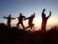 オーバーナイトトレッキング＆ブリフィッシングを楽しむSummit to Sea