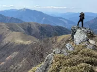 三嶺～剣山 避難小屋泊縦走旅 2023.04.09-10