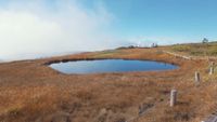 池塘と草紅葉のパラダイス！苗場山の山頂がまるで天国だった