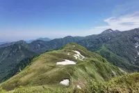 【日帰り登山】雨飾山は白い岩峰と女神に逢える場所｜難易度別ルートと周辺スポットの紹介
