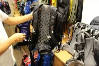 バックパックの正しい背負い方-グレゴリースタッフが教える<日帰り登山編>