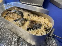 メスティンレシピ-コンビニ食材で作る「サバ缶とお茶漬けの炊き込みご飯」