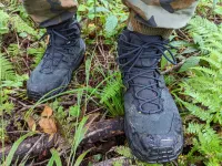 【レビュー】抜群のクッション性が特徴のミドルカットハイキングシューズ-HOKA『KAHA 2 MID GTX』