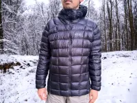 登山で外せない軽量ダウンジャケットの本命！『RabミシックGジャケット』
