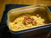 焼き鳥の缶詰で作るチキンのペペロンチーノ-常温でいいから持ち運び楽ちん