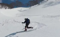 雪中テント泊と春の雪。仲間と滑る黒姫山・バックカントリースキー